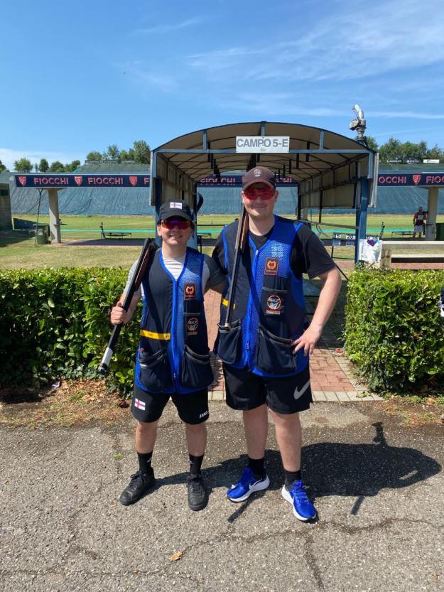 Pól Jóhannus Jensen og Tórur Fløtt umboða okkum í OL skeet